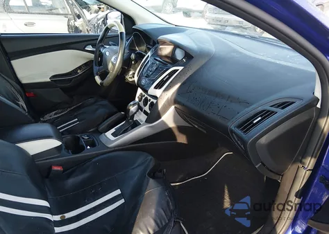 2014 Ford Focus Se z USA, uszkodzony, nr VIN 1FADP3F27EL296881